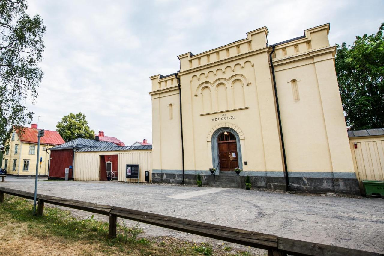 Hotell Gamla Fangelset Umea Exterior photo